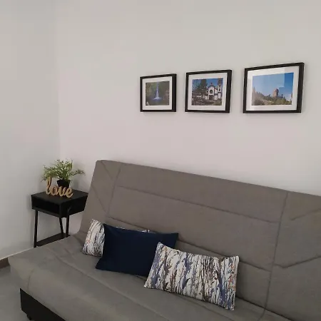 펜션 Moya, Senderos Y Naturaleza 모야