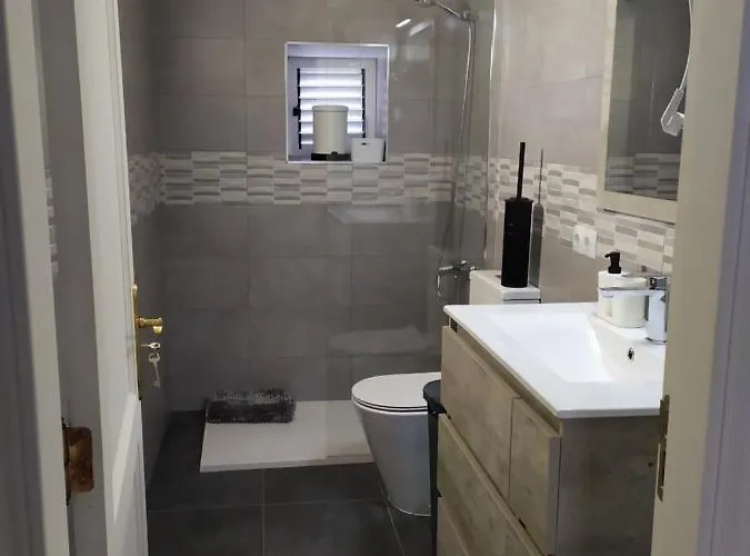 Moya, Senderos Y Naturaleza